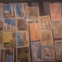 Tengo algunos sellos y monedas antiguas, me gustaría saber si alguno tiene valor y donde podría venderlos