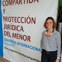 Mi ex mujer deja al niño con gente que no me gusta, cuando los dos tenemos custodia compartida, que puedo hacer ?