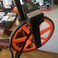 ¿Cómo puedo calibrar una rueda de medición?