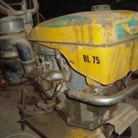Moto azada antigua para restaurar ¿Funciona a 6 voltios o a 12?