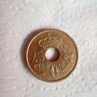 Moneda de 25 ptas año 2000 con fallo en el boquete