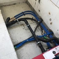 Instalación eléctrica debajo pato ducha