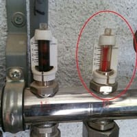 Color agua circuito suelo radiante.