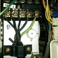 Mi aire acondicionado general electrics arc 117 al encenderlo/apagarlo emite un sonido muy fuerte.