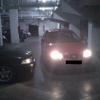 Mi vecino ha colocado un armario en su plaza de garaje