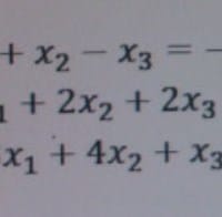 El método de eliminación de Gauss – Jordan.