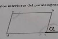 Calcular ángulos interiores de un paralelogramo