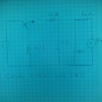 Como encontrar voltaje para t en el siguiente circuito