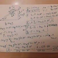 ¿Cuál es la tensión y el coeficiente cinético de este problema de Física?