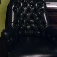 Cuanto vale este mueble capitone?