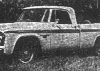 Cual era la velocidad máxima aproximada de la pick-up argentina dodge d-200 de 6 cilindros y 145 hp del año 1970