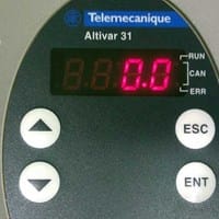 Variador de frecuencia Telemacanique Altivar31 mod. ATV31HU15M2.