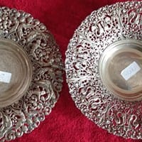 ¿ Cual es el valor de estas dos bandejas de plata?