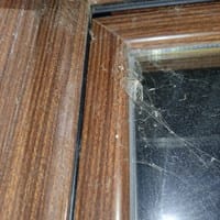 Nivelar puerta de aluminio (roza lateral opuesto bisagras)