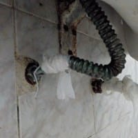 ¿Como soluciono Latiguillos Viejos del Lavamanos?