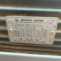 ¿Cómo colocar los puentes de un motor que en la placa de características pone 380/415 triangulo Se puede poner tensión directa?
