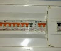 Eh hecho algo estúpido y me he quedado sin luz