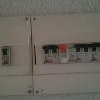 Que se tendria que cambiar en este cuadro de luz?