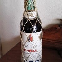 Necesito saber la valoracion de una botella de coñac Terry V.O y sello de 40 cts
