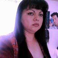 Laura Flores