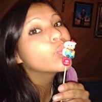 valeria flores