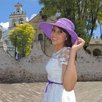 Lore Torres