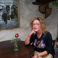 Lourdes De La Puente