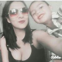 Violeta Flores
