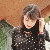 Ella Es Laura