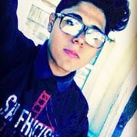 Un buen muchacho  Lo es mucho