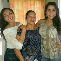 Avecita Flores