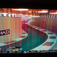 Lineas Verticales, salen con el blanco. Tv lcd